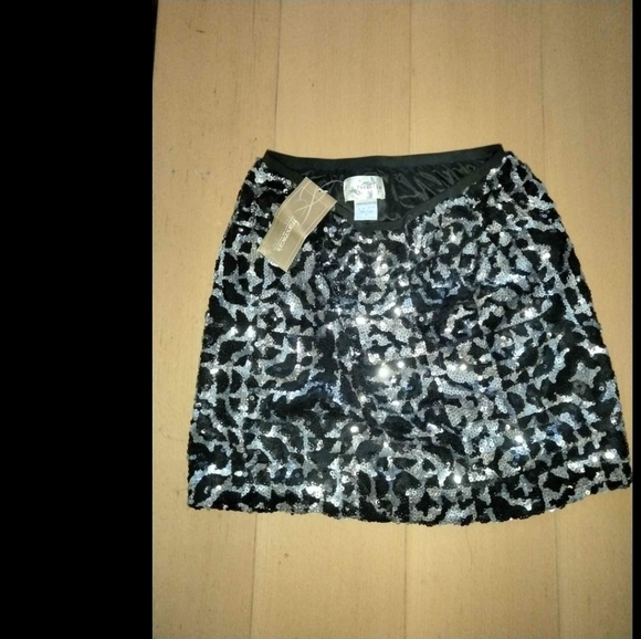 Silver and black beautiful prince skirt with tags - Picture 3 of 3